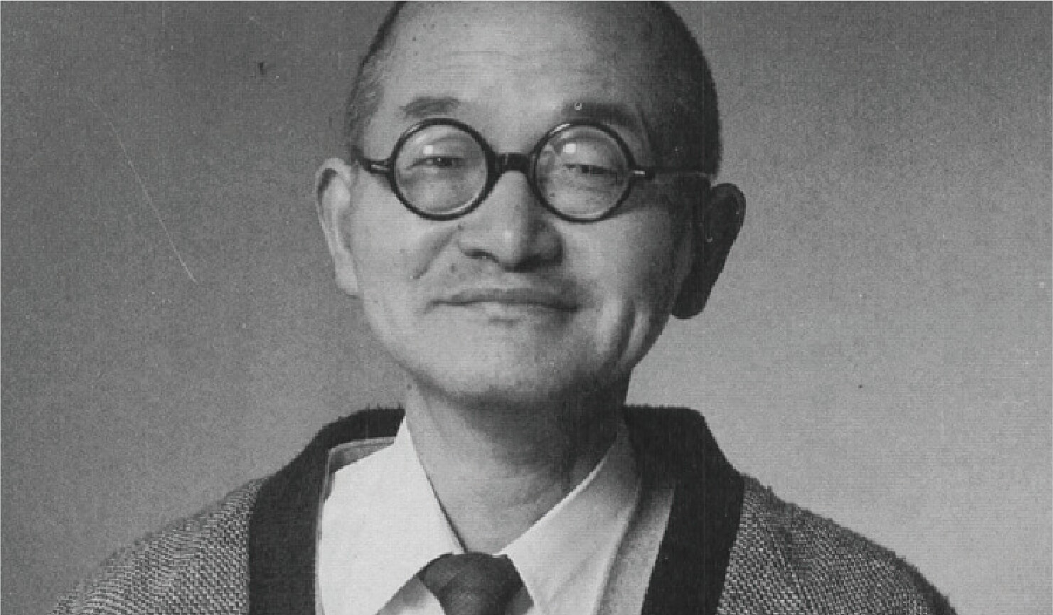 吉本伊信プロフィール写真